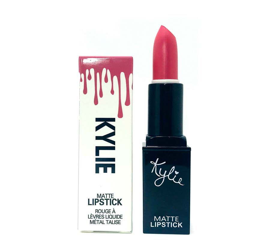 Помада matte. Kylie Matte Lipstick. Губная помада Kylie Matte Lipstick. Матовая помада Kylie Matte. Kylie Matte Lipstick помада матовая.